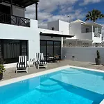 Casa Natalia Tías